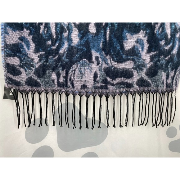Steve Madden NWT Rose Jacquard Scarf Tassels Fringe Raw Edge Blue Multi OS New - Picture 5 of 8